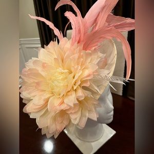 Brand new custom Derby fascinator on headband.